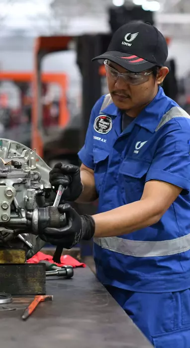 Rely on expert technicians from Sime UMW for Toyota forklift Singapore maintenance, ensuring long-lasting performance and operational excellence.